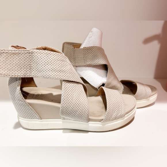 Dr.Scholls Size 8.5 Espedrills tan - Picture 4 of 4